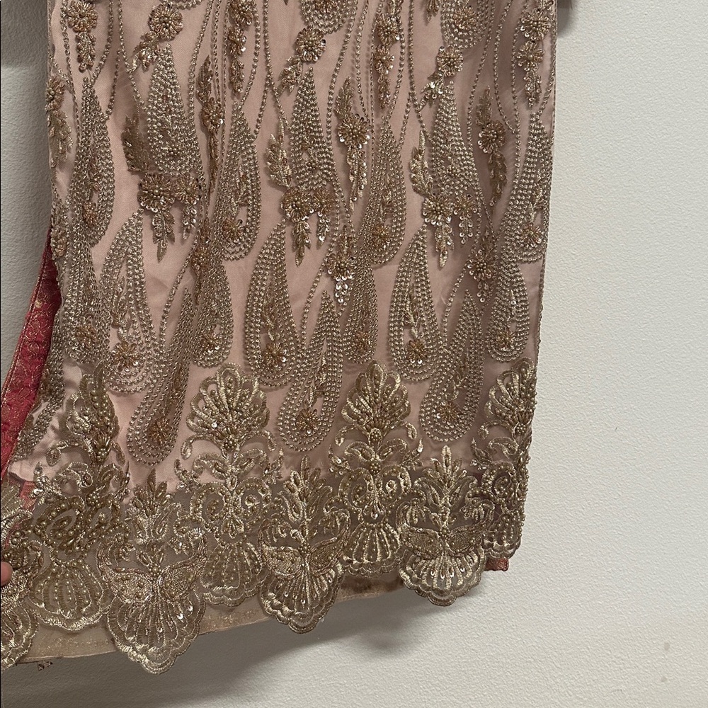 Salwar Kameez Women's Embroidered Peach and Gold Kurta - Picture 5 of 9